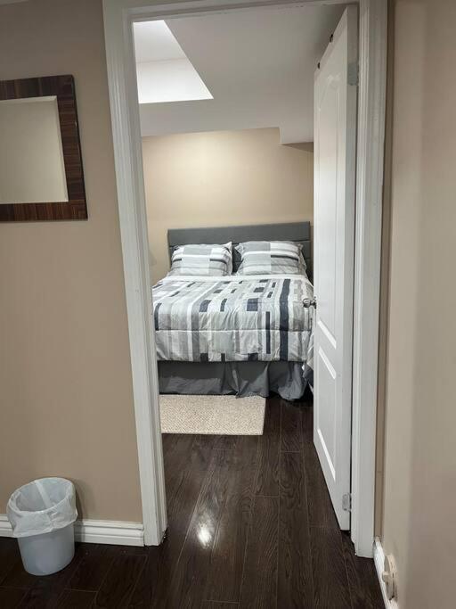 Apartment Bernie's Basement *